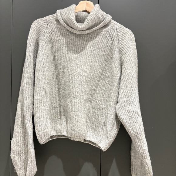 Raglan Wool Turtleneck - Picture 1 of 3